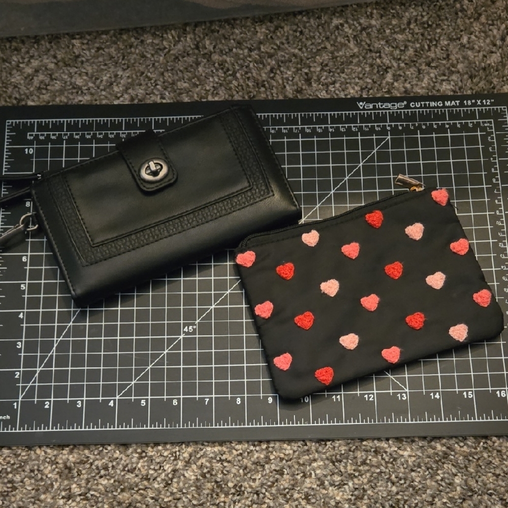 Black Wallet and Heart Pattern Pouch - Picture 1 of 1